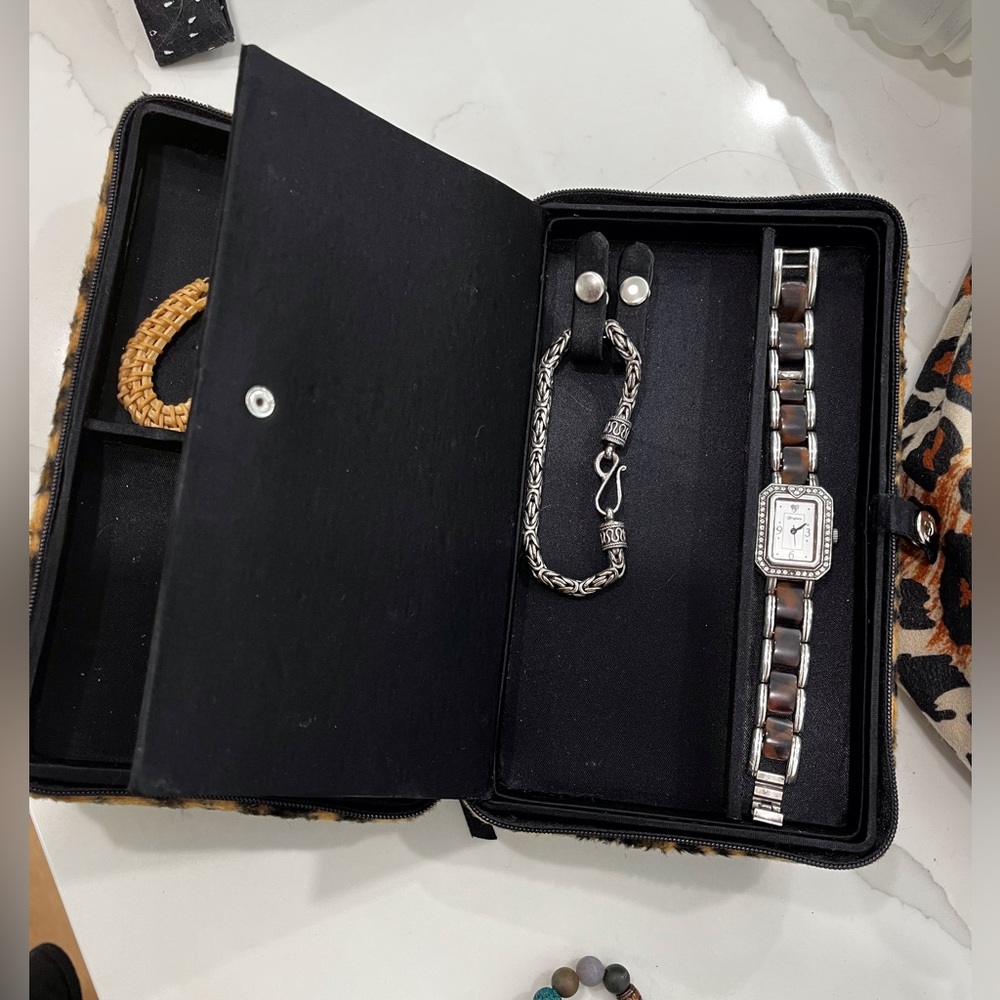 Jewelry Box- Zipper Closure - Picture 3 of 7